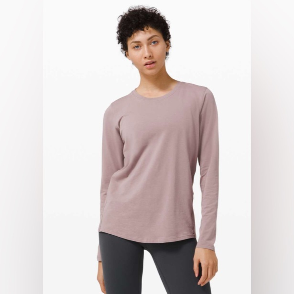 2054 -Lululemon Ever Ready Long Sleeve
Violet Verbena- size 8